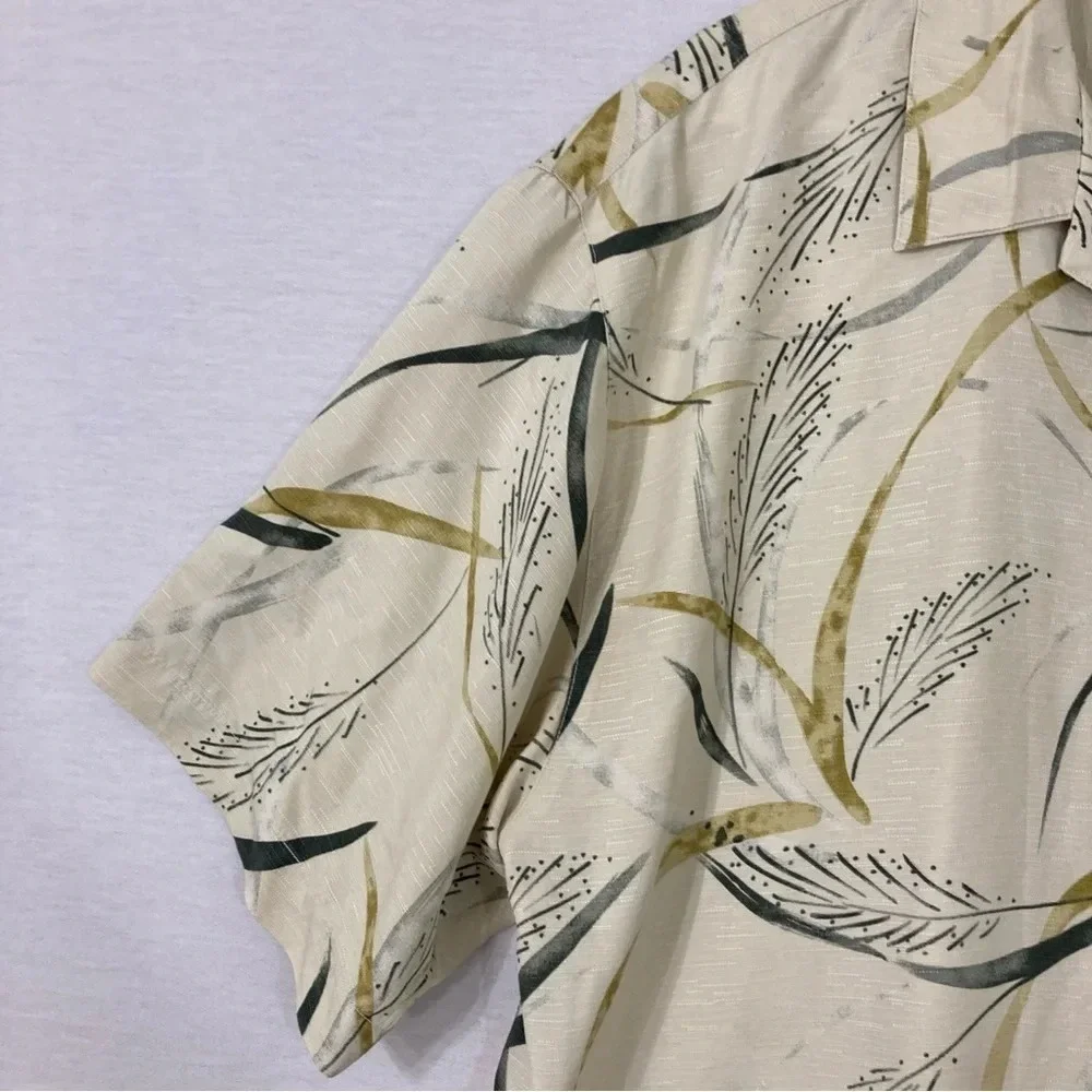 Tommy Bahama Leaf Print 100% Silk Short Sleeve Button Down size Large